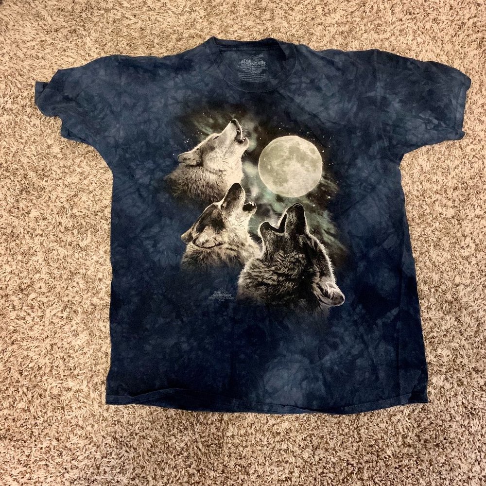 2XL Short Sleeve "The Mountain" 3 wolves howling at the moon t shirt